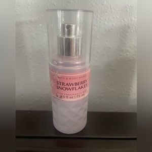 Strawberry snowflakes bath and body works